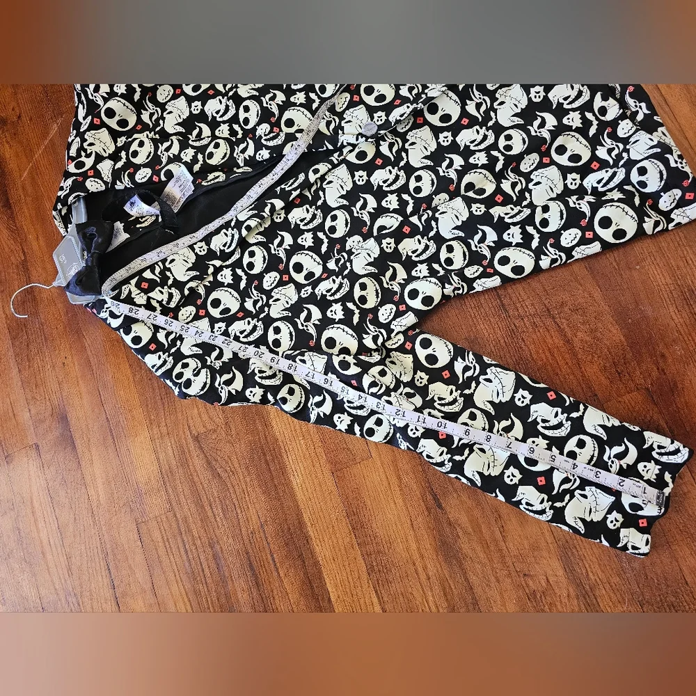 Disney‎ NWT Nightmare Before Christmas Black and White Blazer with Bow Tie Sz XL
